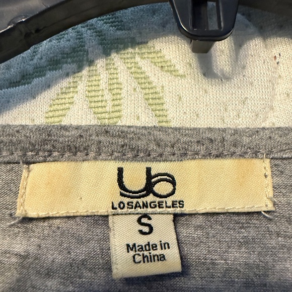 Black and gray long sleeve shirt - Picture 2 of 3